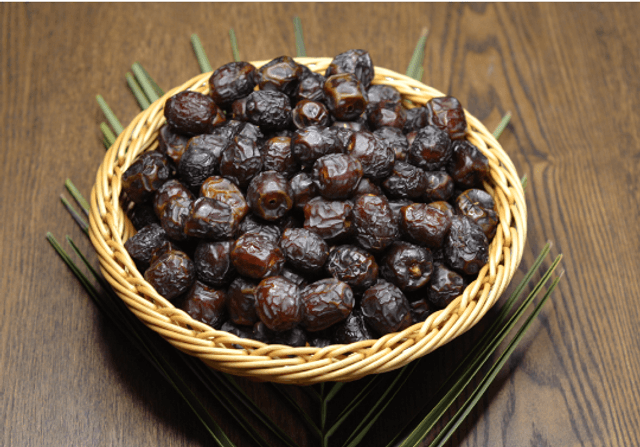 Dates Lulu